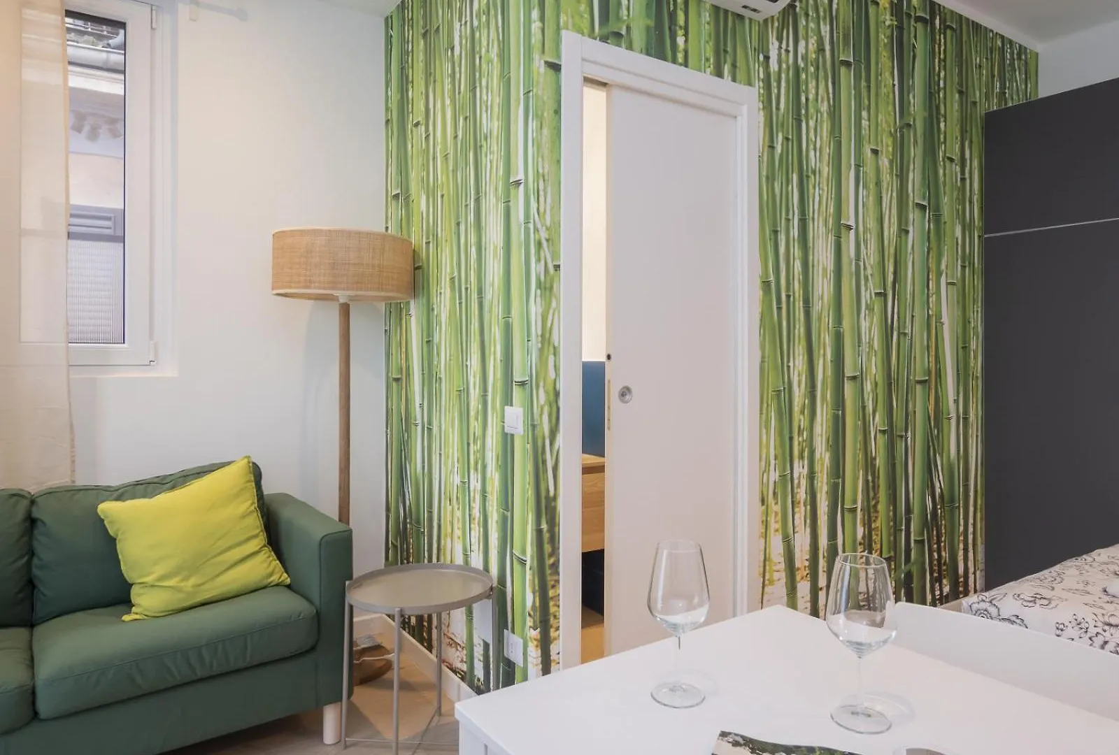 Modern & Functional Studio Steps From Bosco Verticale & Gae Aulenti Apartment Milan