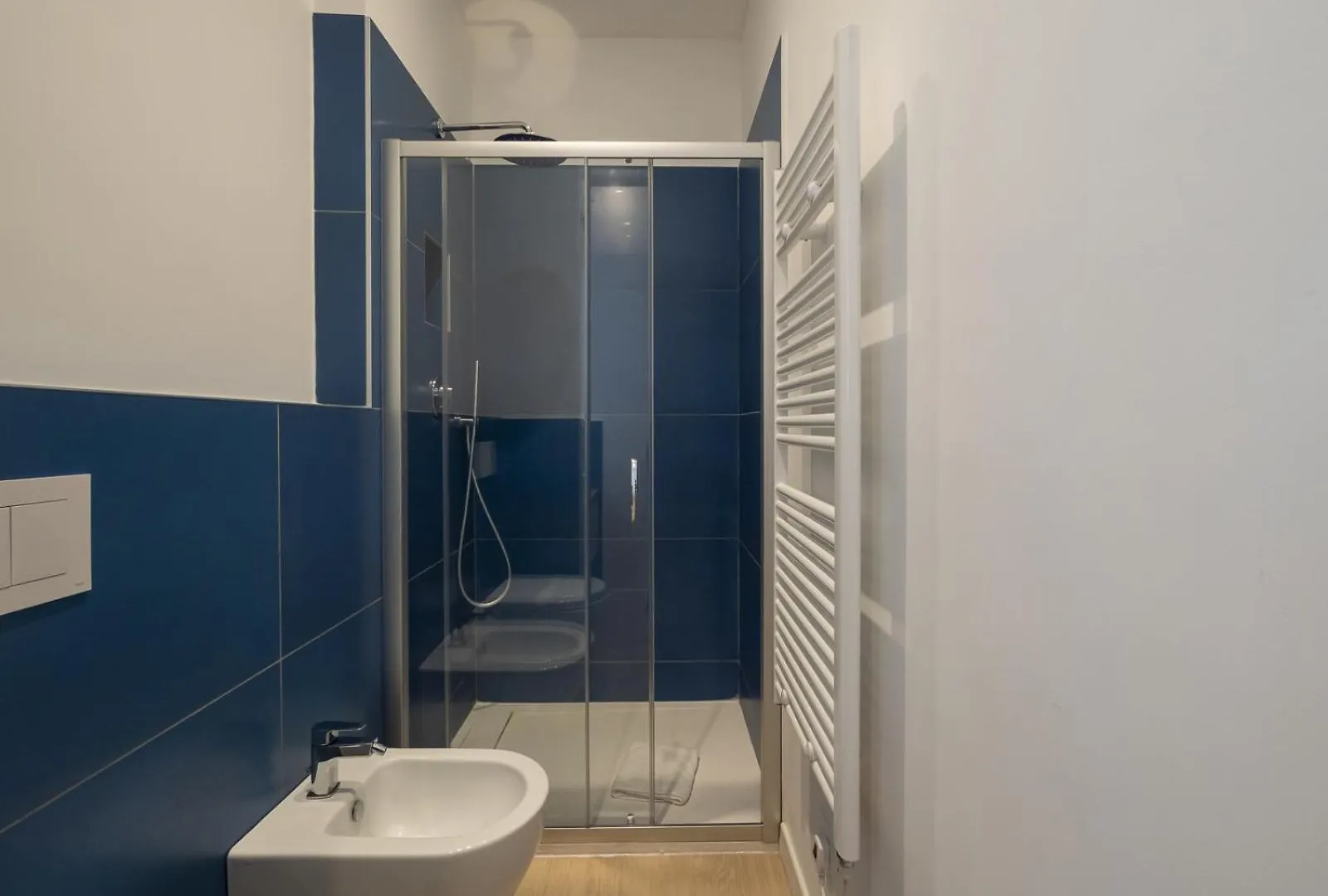 Modern & Functional Studio Steps From Bosco Verticale & Gae Aulenti Italy